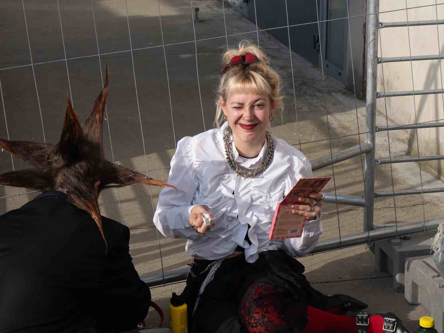 Étudiantes du Bachelor Design de Mode de Bellecour École présentant leur mini-collection inspirée des Rencontres d'Arles au Marché de la Mode Vintage 2026 à La Sucrière