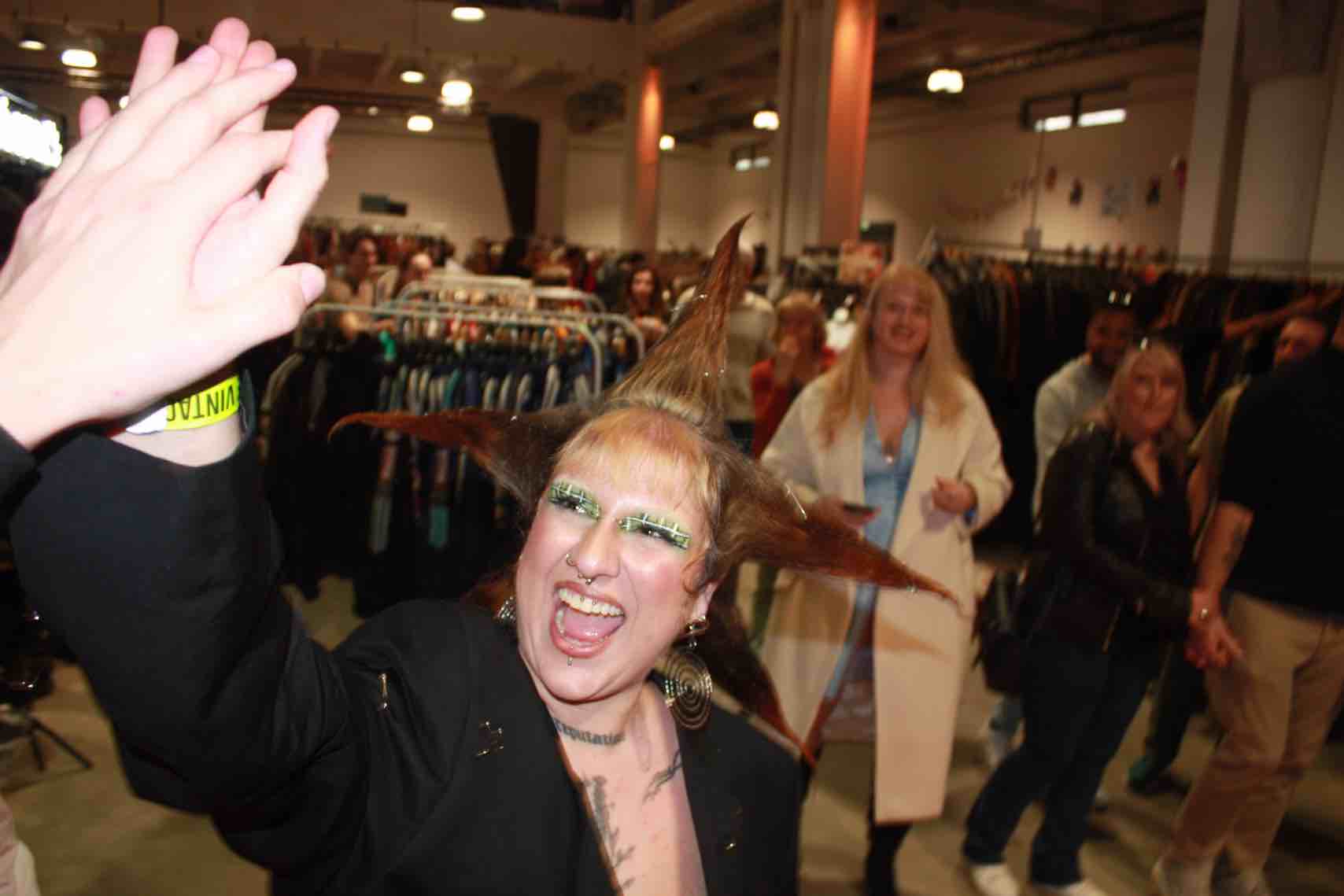 Étudiantes du Bachelor Design de Mode de Bellecour École présentant leur mini-collection inspirée des Rencontres d'Arles au Marché de la Mode Vintage 2026 à La Sucrière