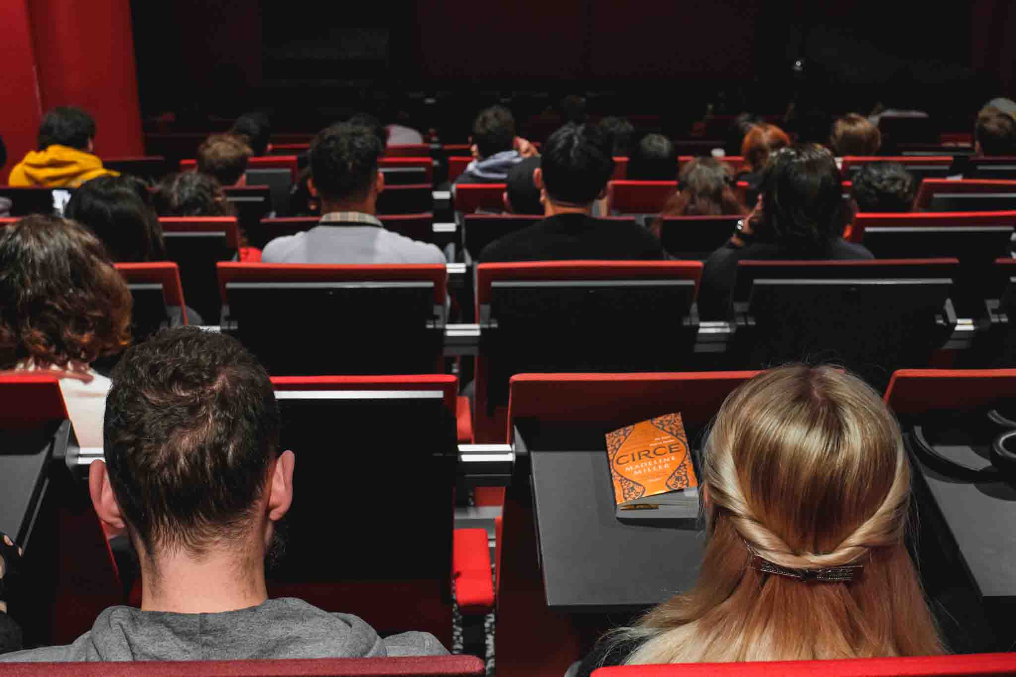 Etudiants dans l'amphithéâtre